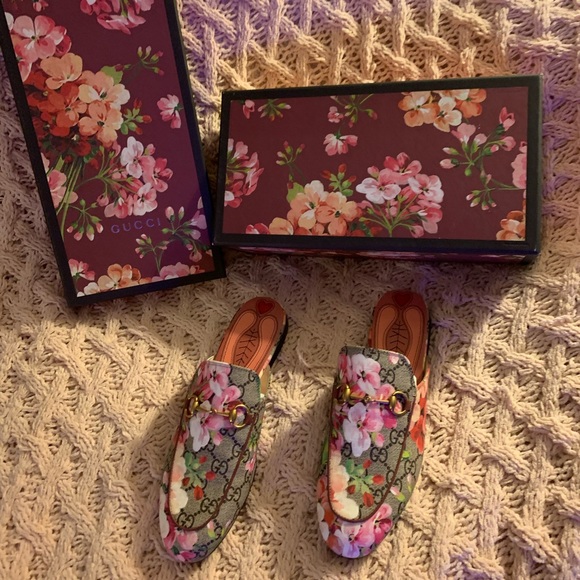 gucci bloom mules